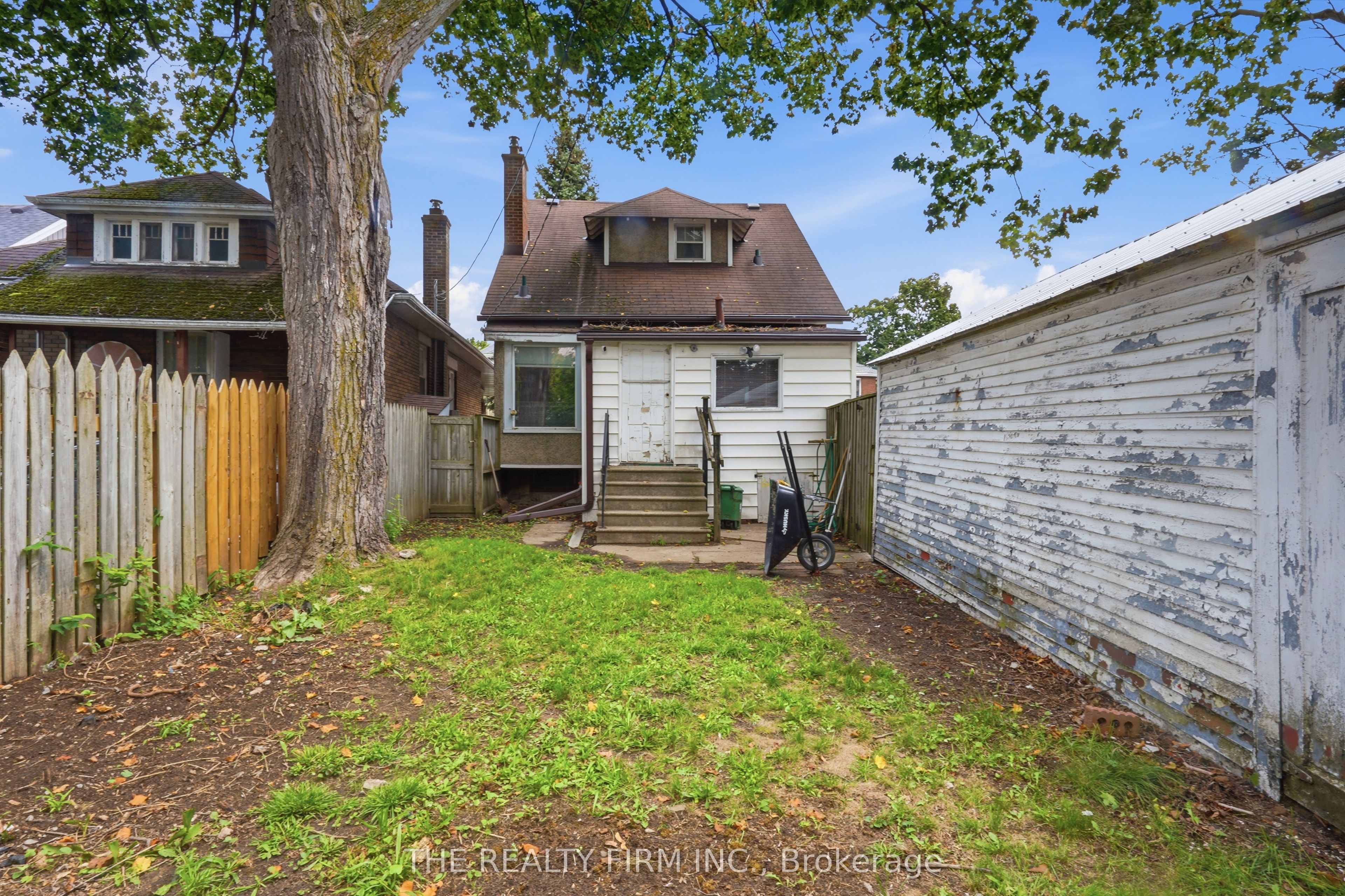 35 Wharncliffe Road S Property Photo 43