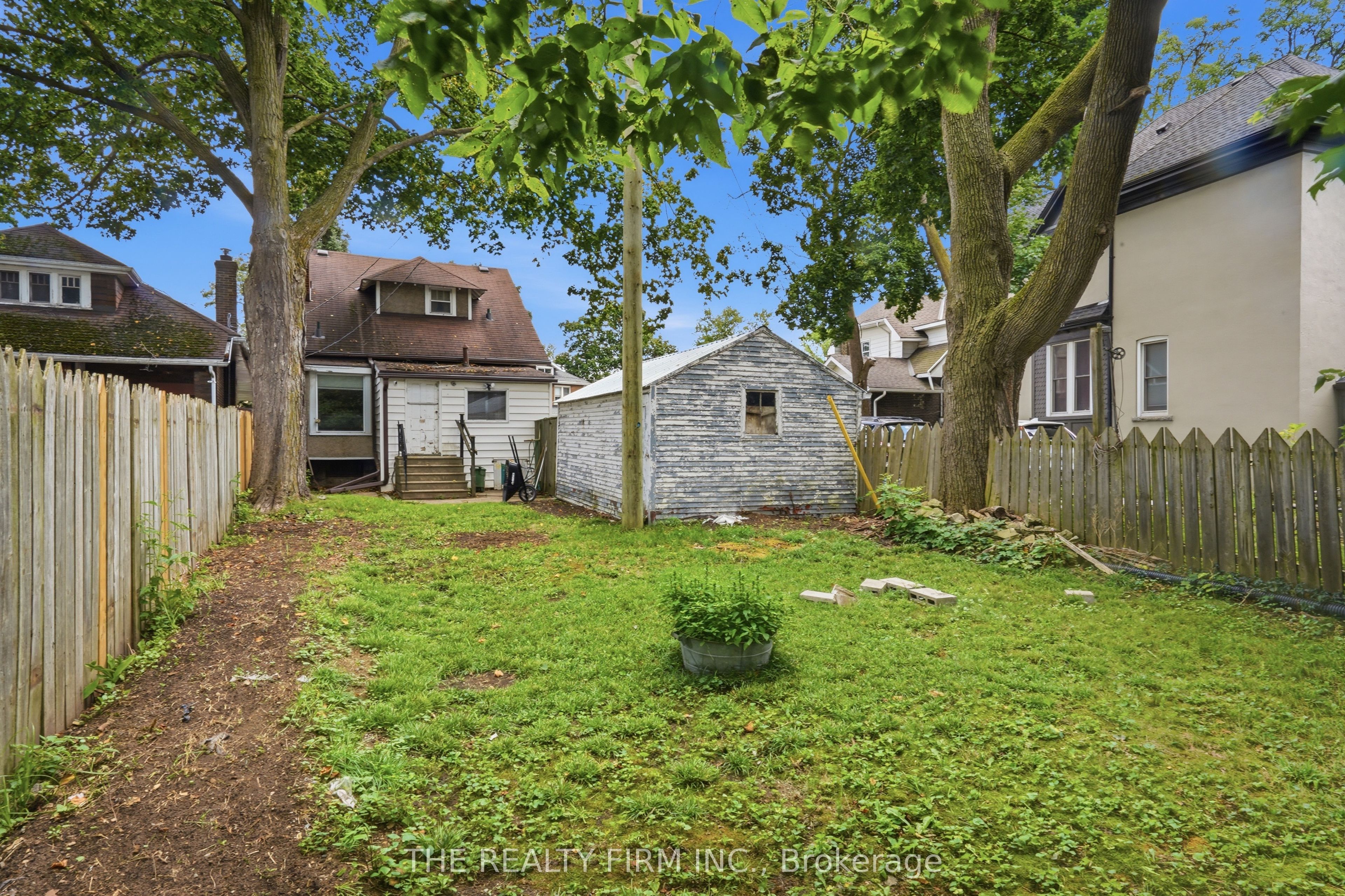 35 Wharncliffe Road S Property Photo 44