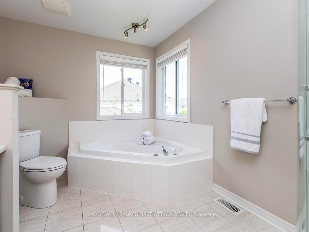 5 Hearn Crescent Property Photo 25