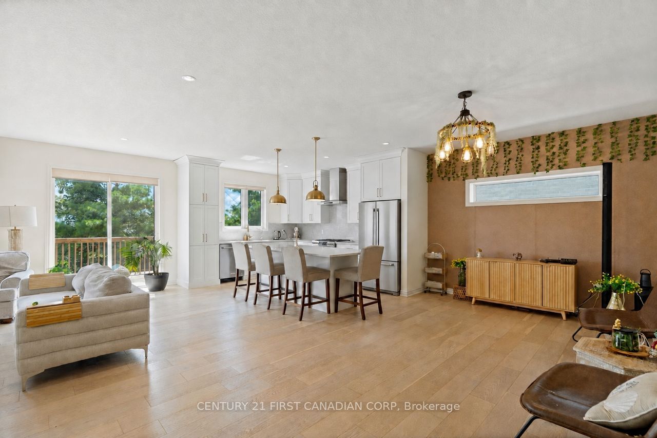 1654 Upper West Avenue Property Photo 6