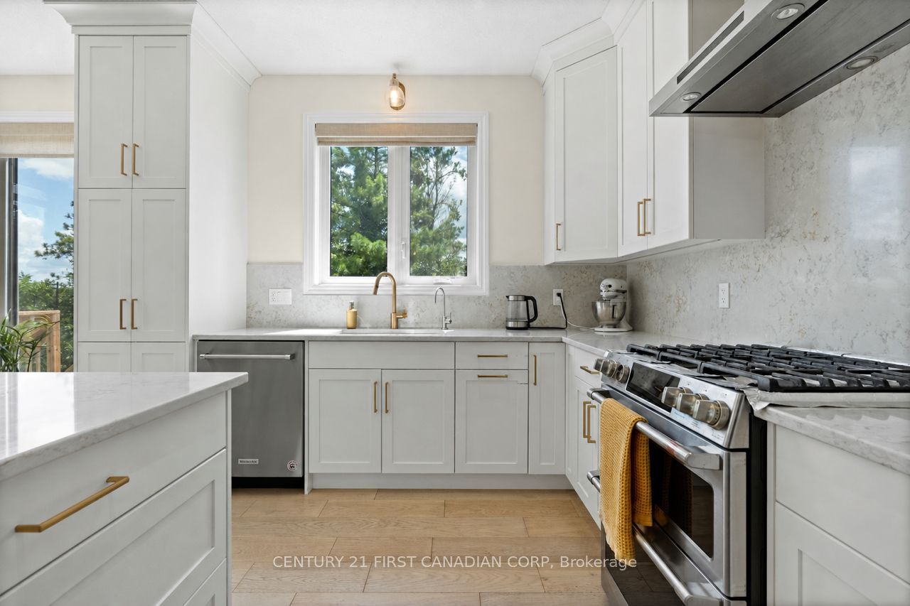 1654 Upper West Avenue Property Photo 8