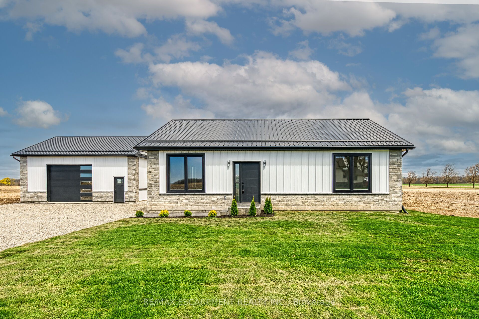 4093 Rainham Road Property Photo 1