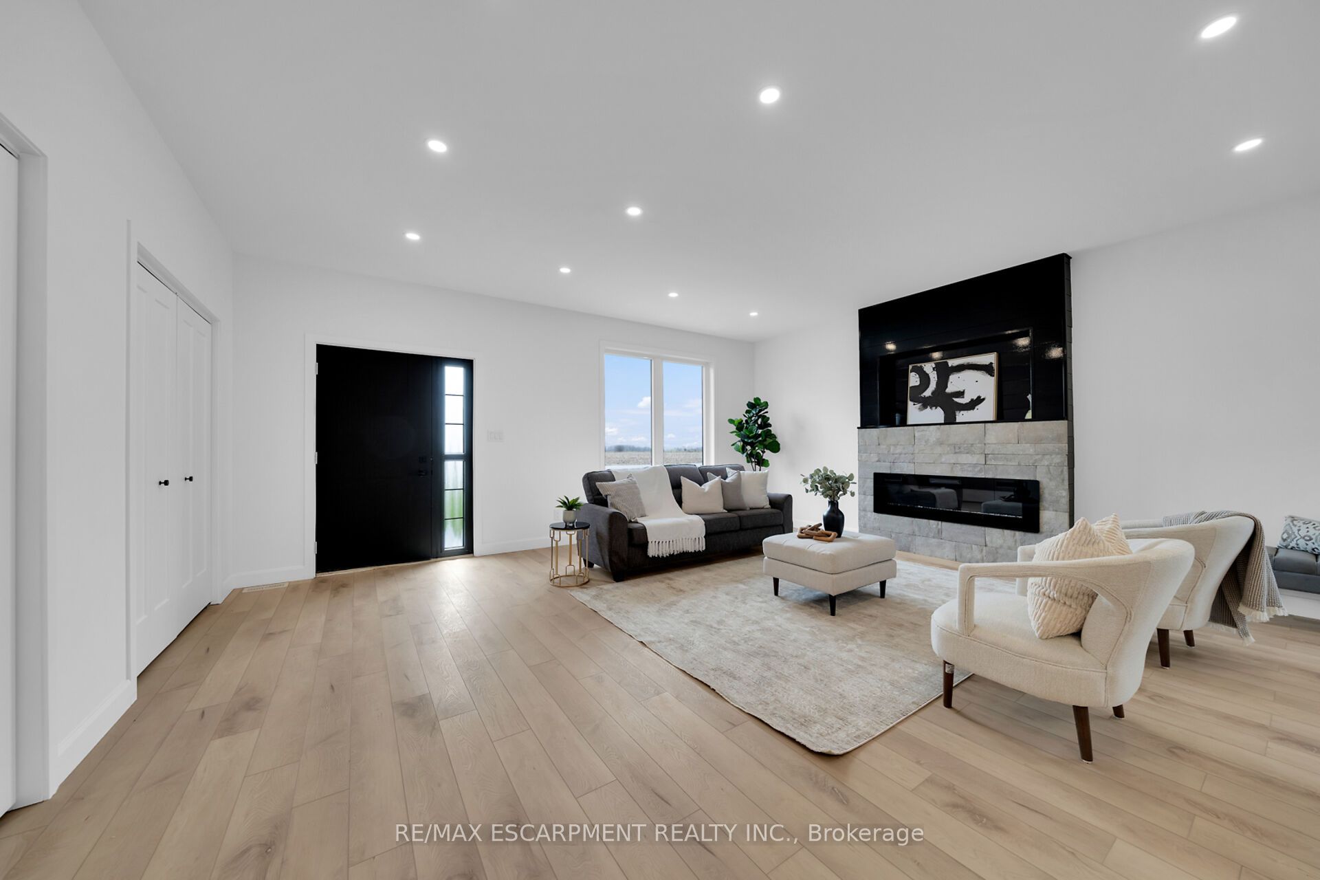 4093 Rainham Road Property Photo 10