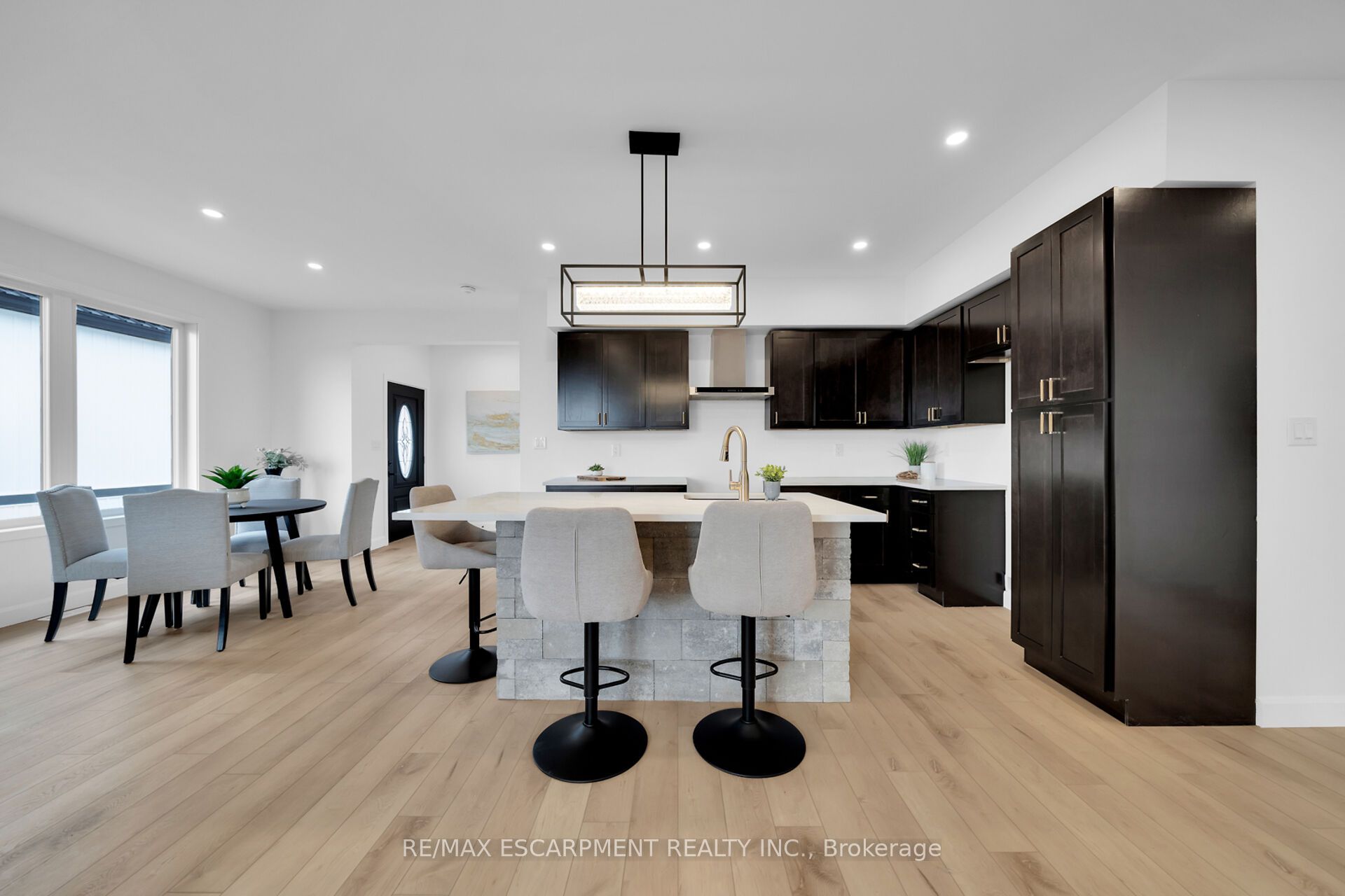4093 Rainham Road Property Photo 16