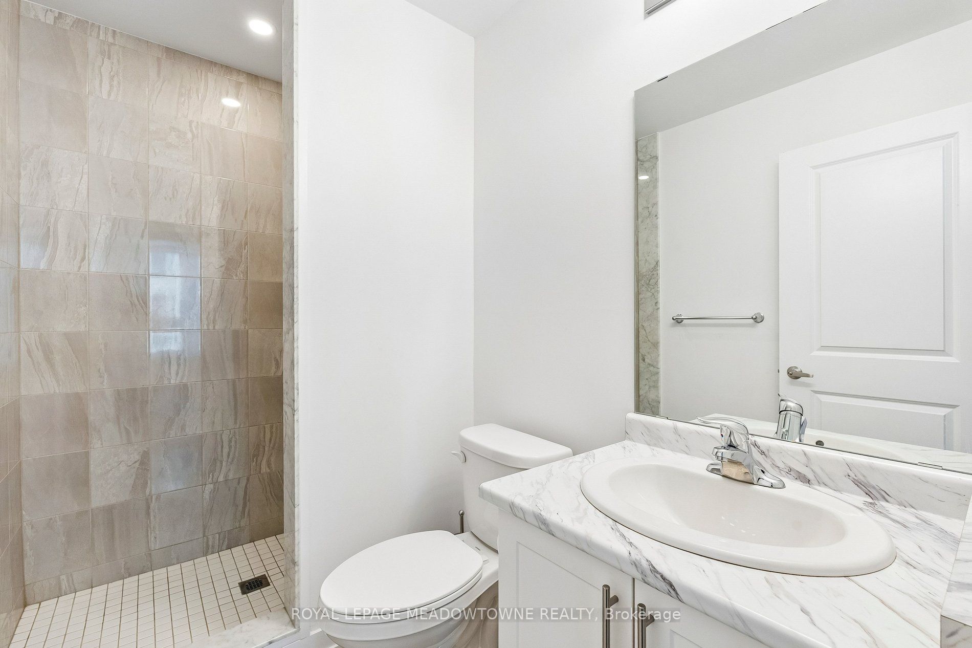 5055 Greenlane Road E 238 Property Photo 26