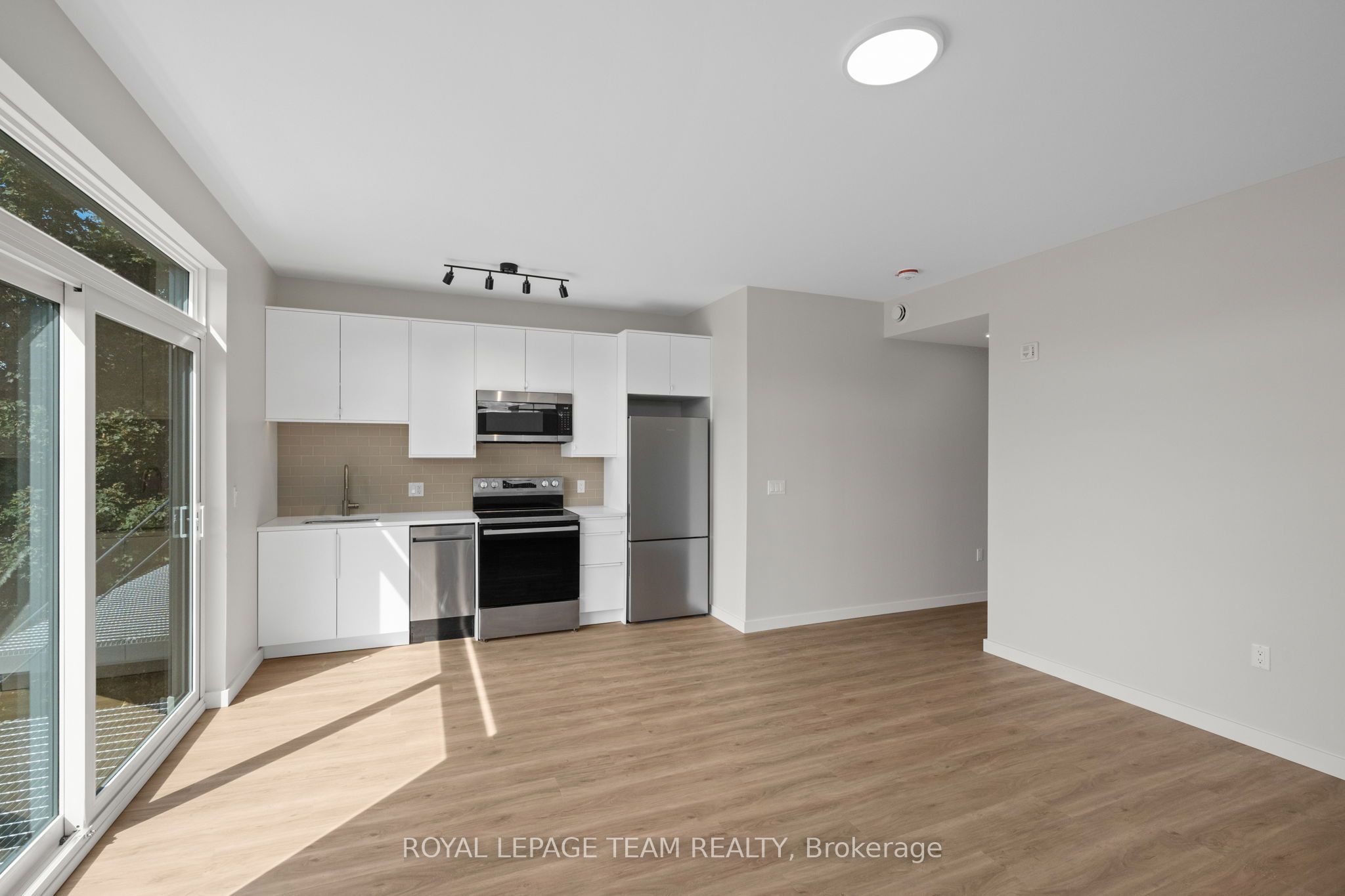 370 Athlone Avenue 303 Property Photo 11