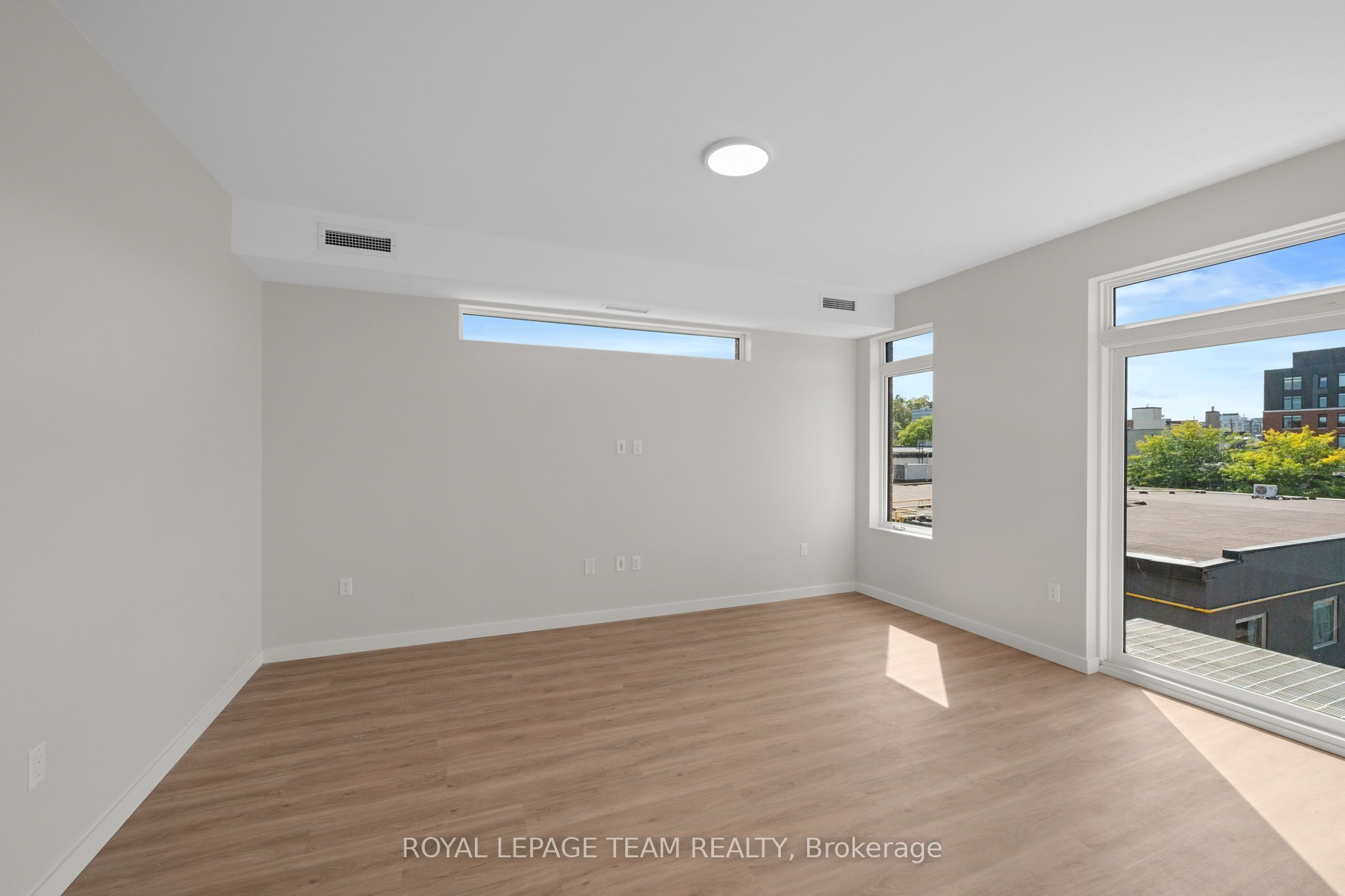370 Athlone Avenue 303 Property Photo 16