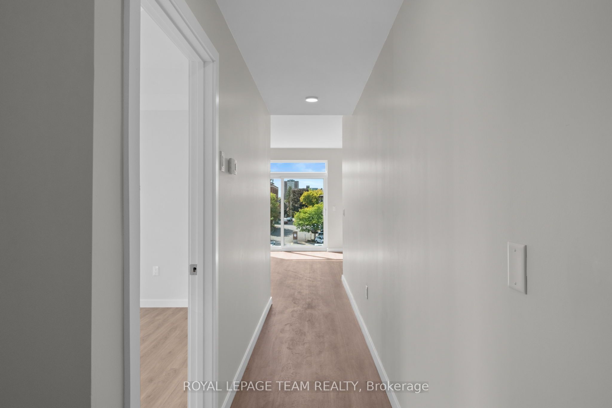 370 Athlone Avenue 303 Property Photo 17