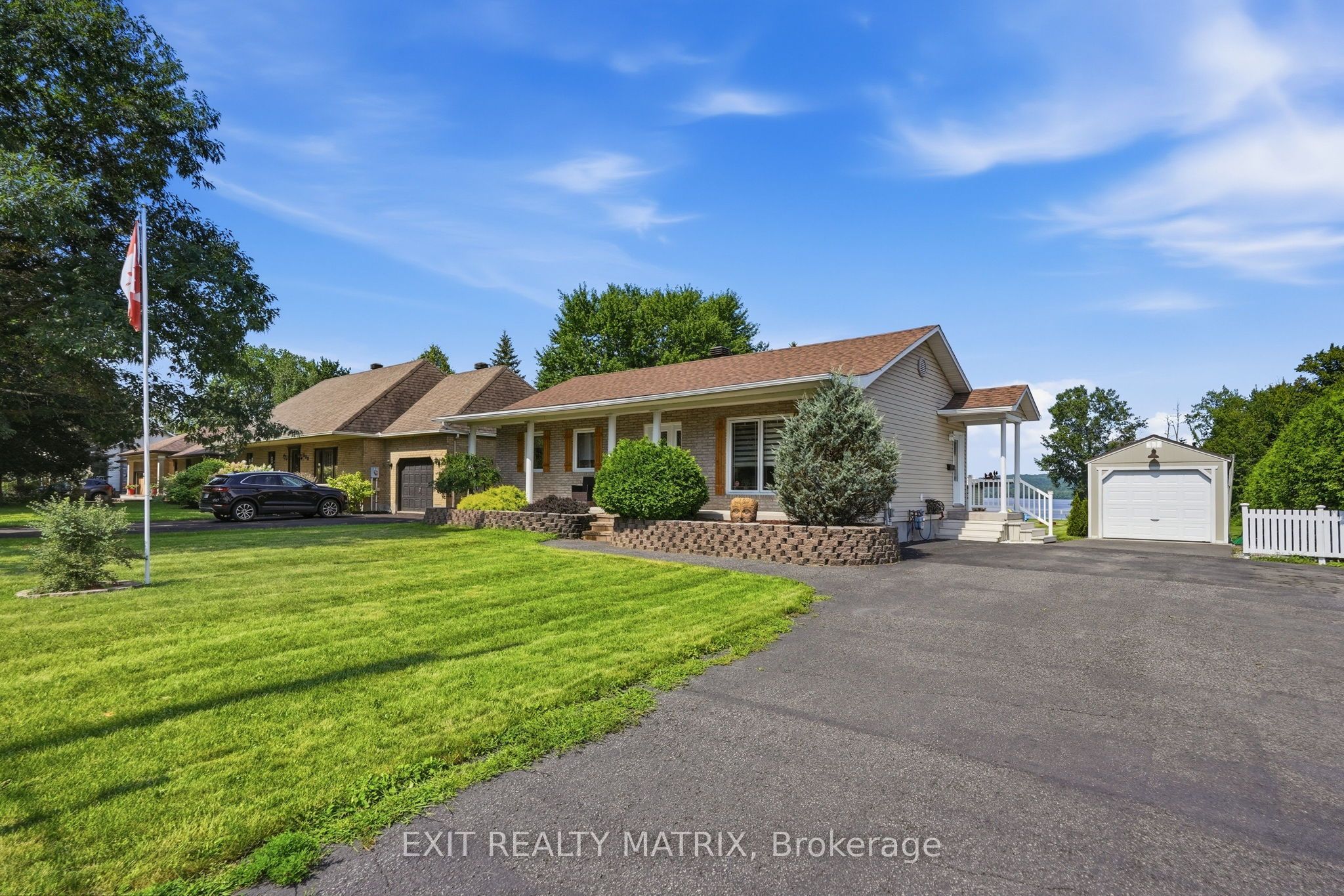 554 Front Road Property Photo 1