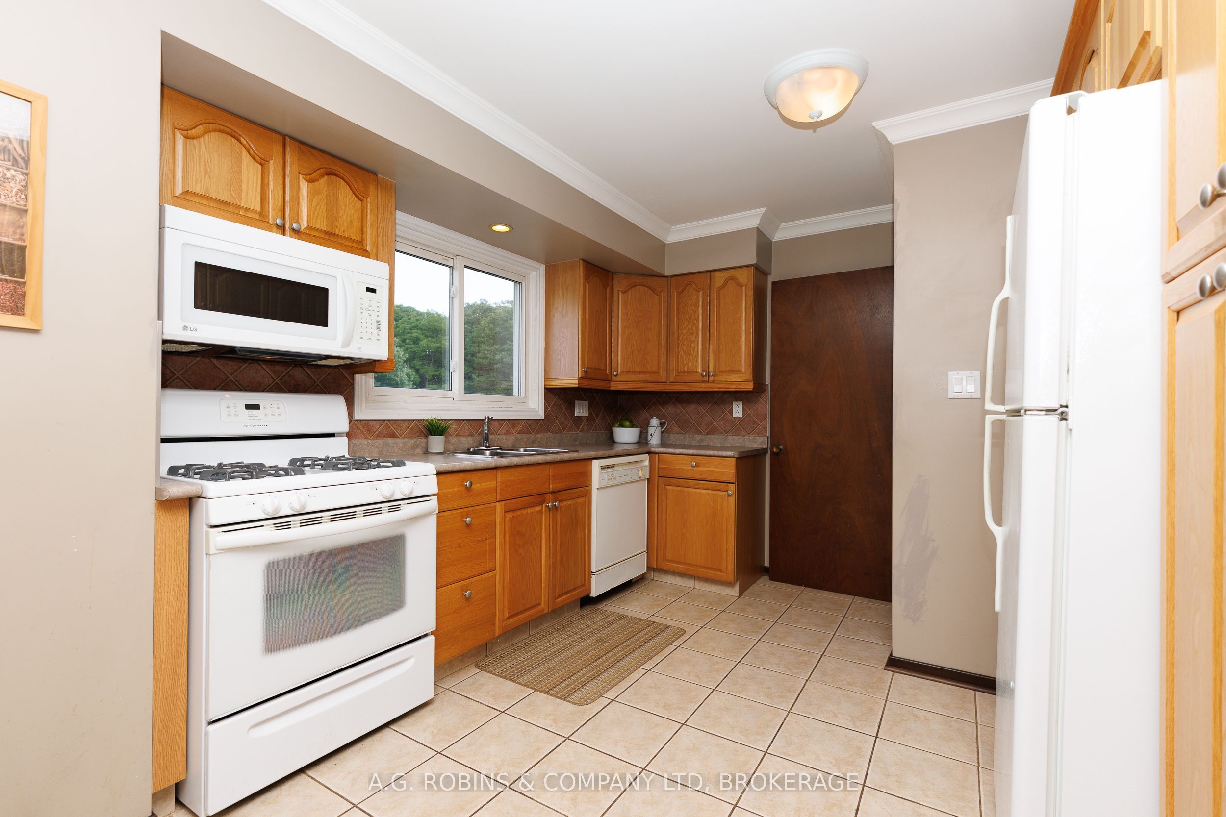 12 Berkley Avenue Property Photo 8
