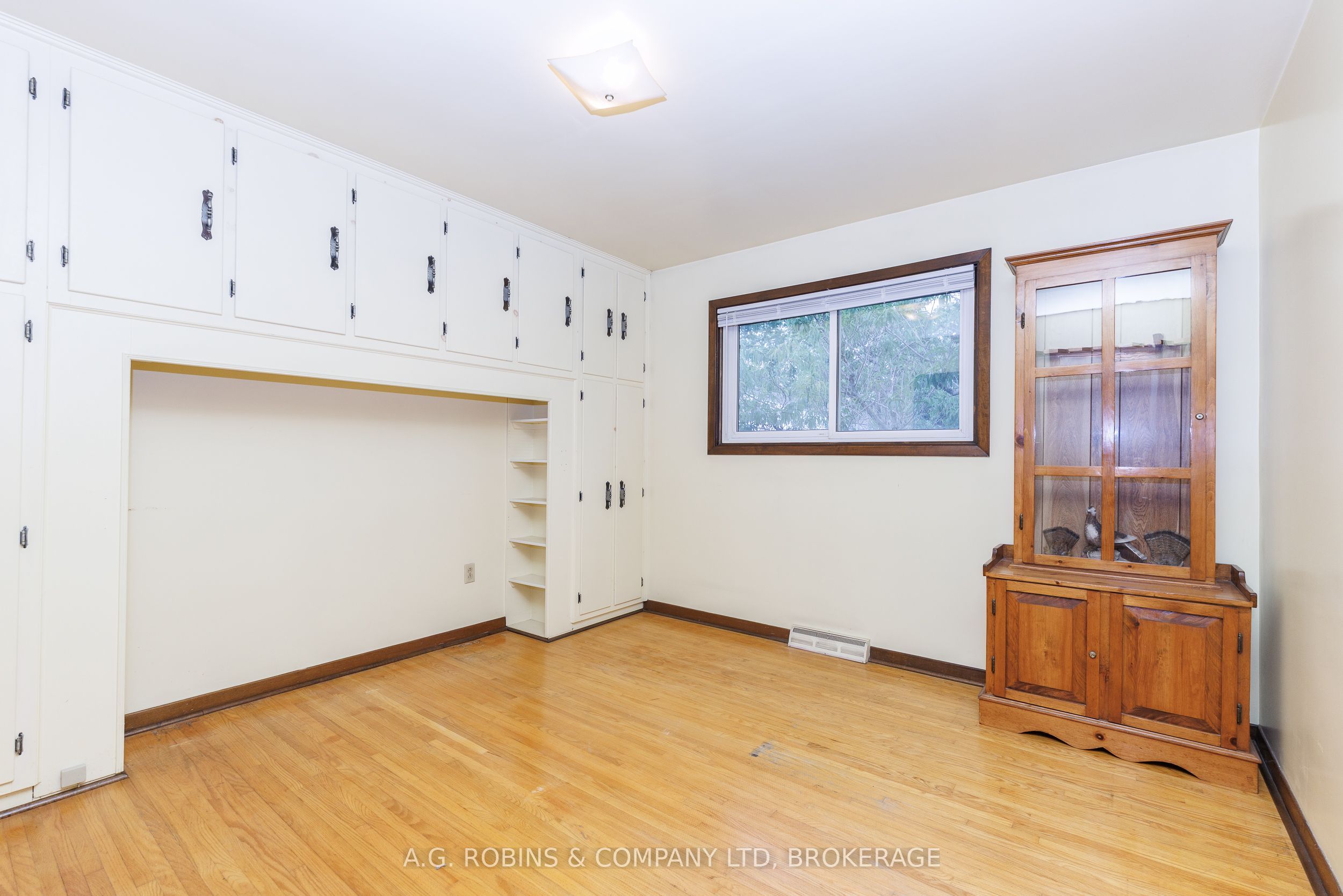 12 Berkley Avenue Property Photo 10