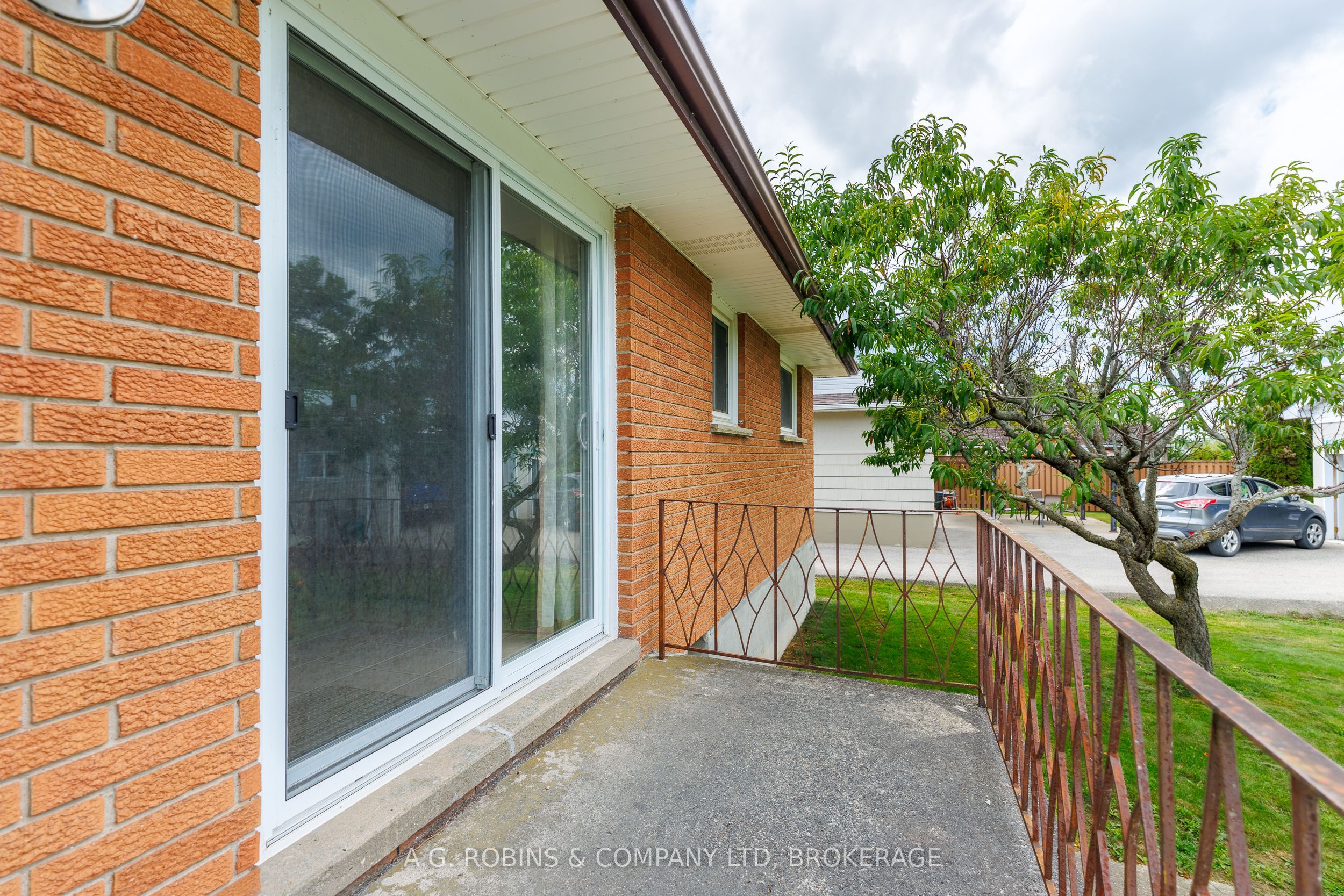 12 Berkley Avenue Property Photo 22
