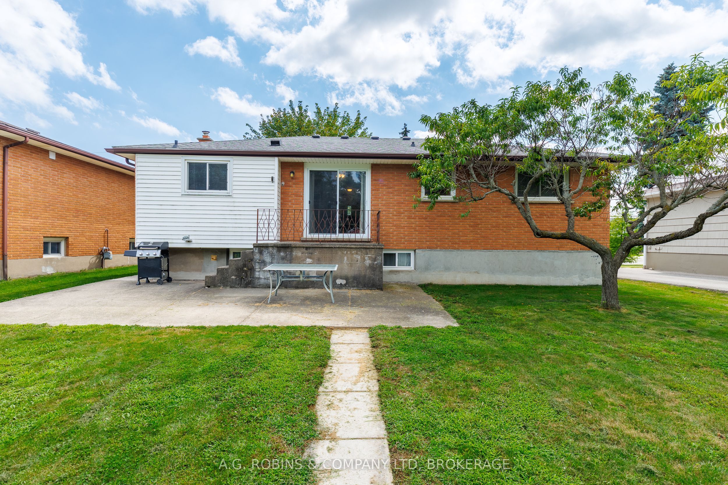 12 Berkley Avenue Property Photo 23