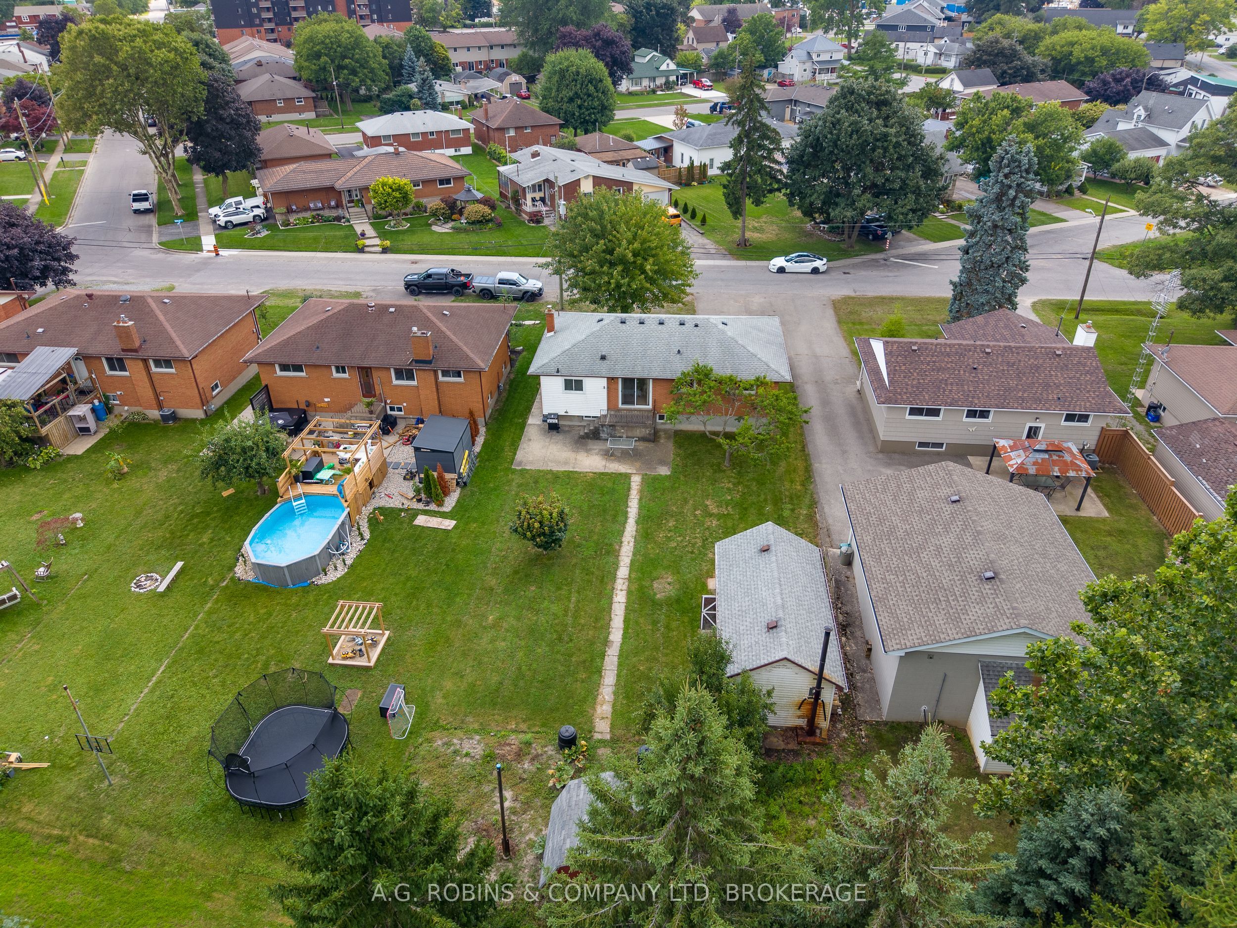 12 Berkley Avenue Property Photo 31