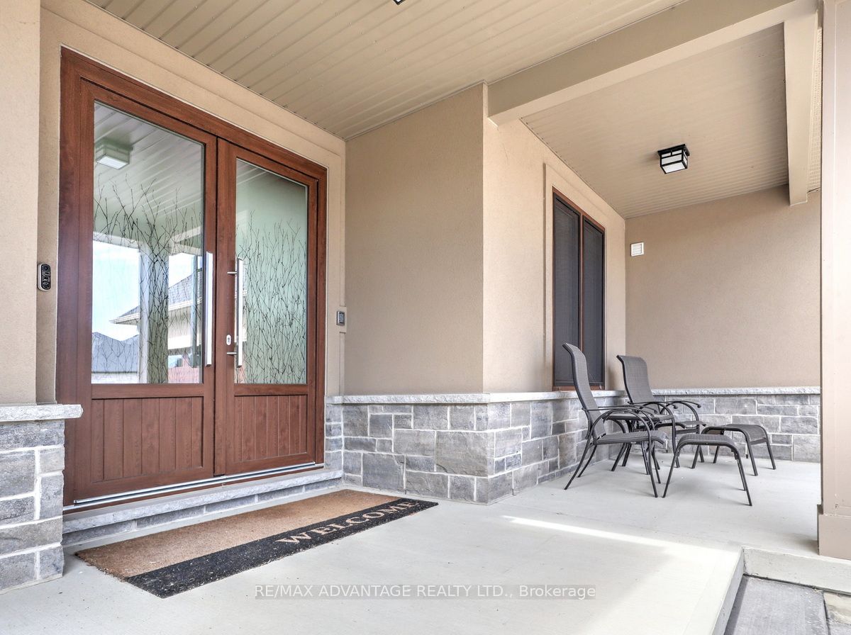240 Edgewater Boulevard Property Photo 3