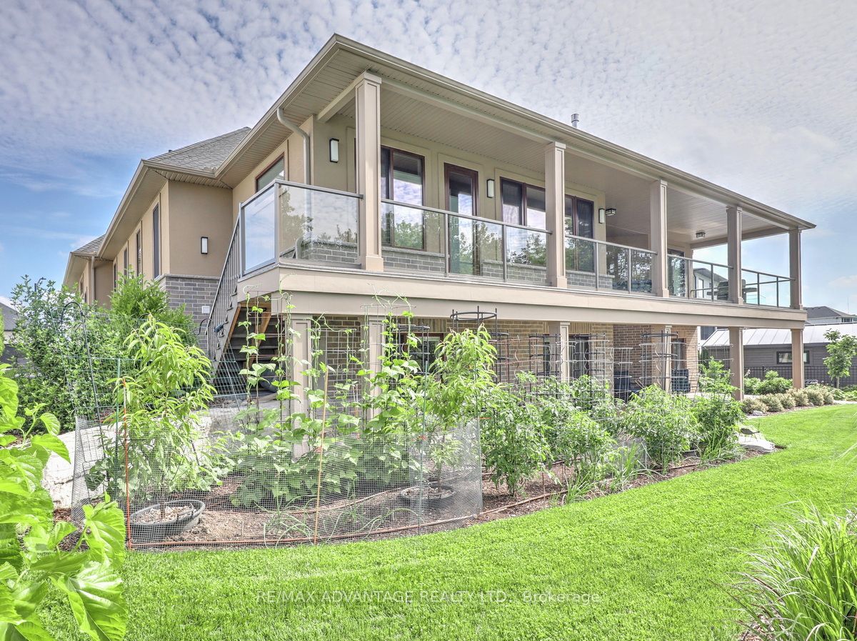 240 Edgewater Boulevard Property Photo 4