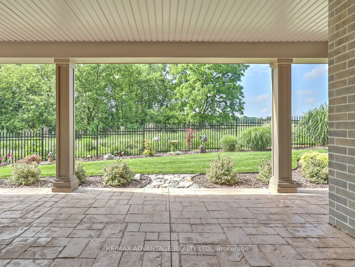 240 Edgewater Boulevard Property Photo 6