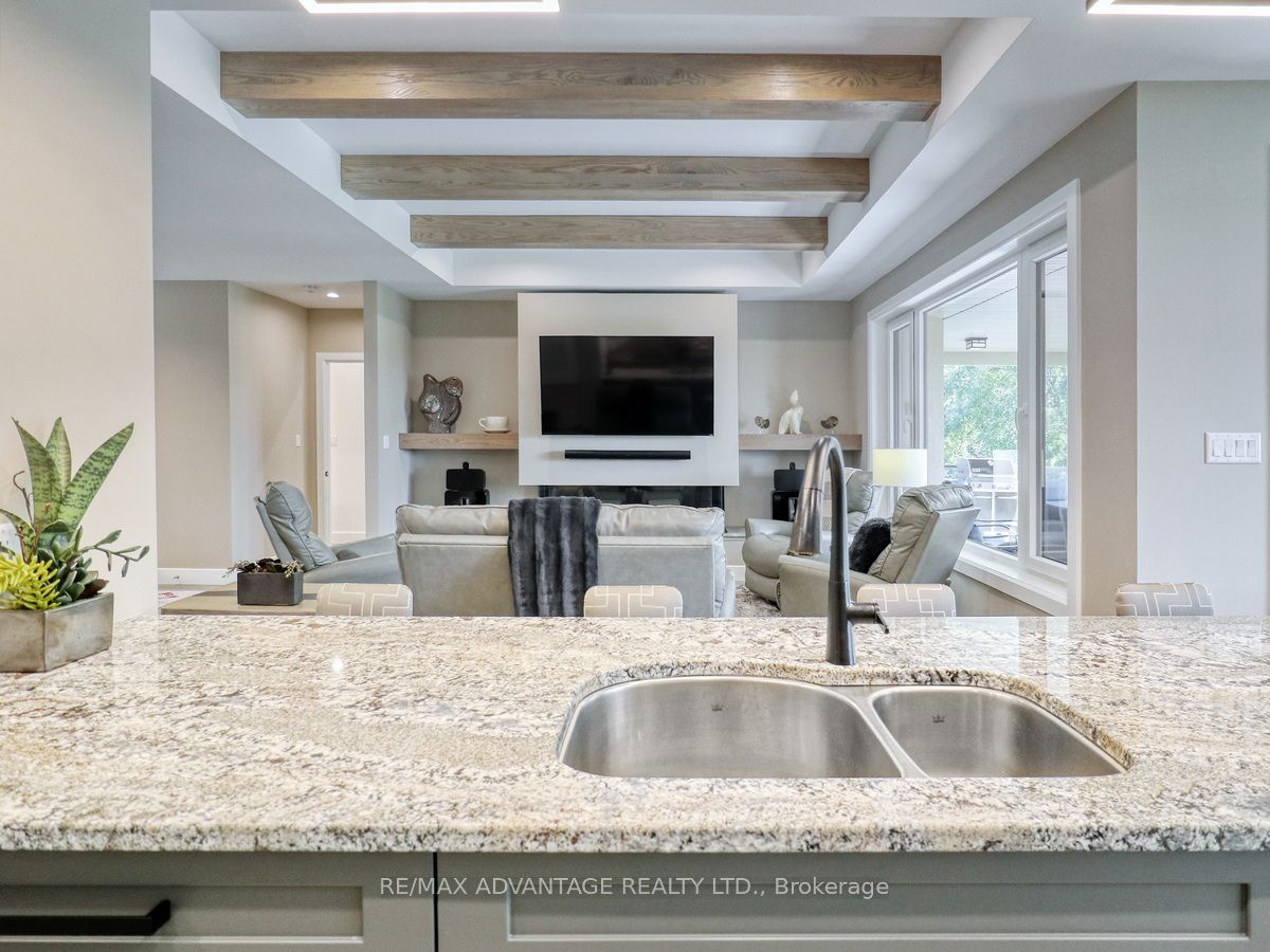 240 Edgewater Boulevard Property Photo 12