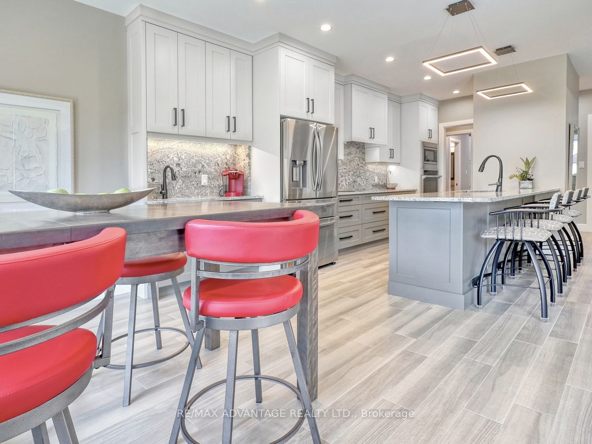 240 Edgewater Boulevard Property Photo 13