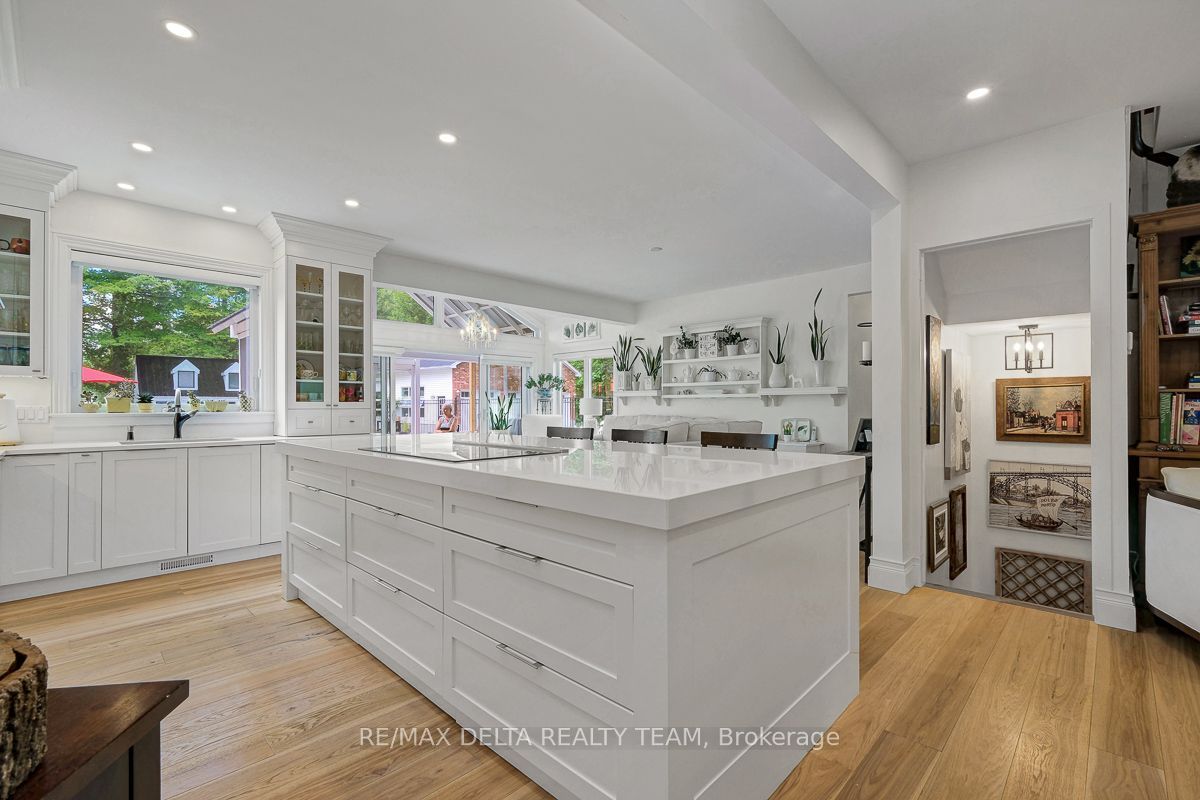 4230 Boundary Road N Property Photo 13