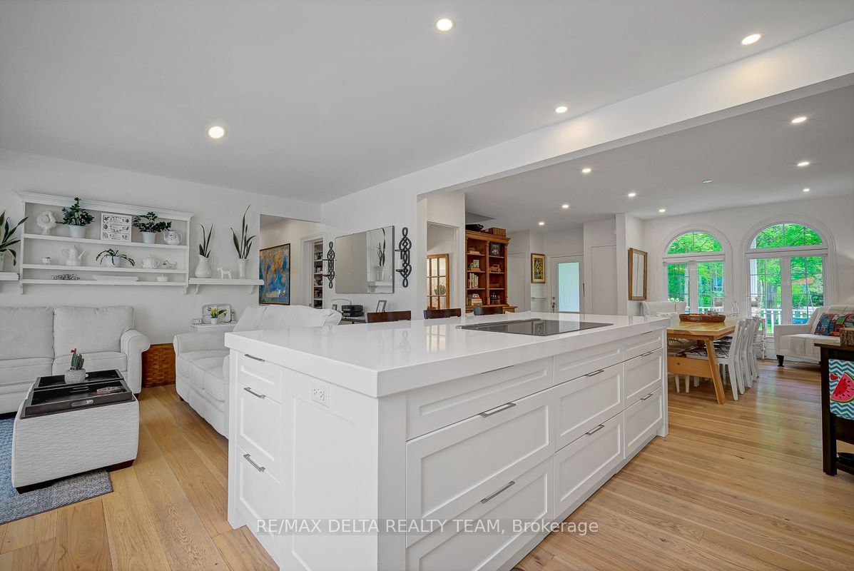 4230 Boundary Road N Property Photo 14