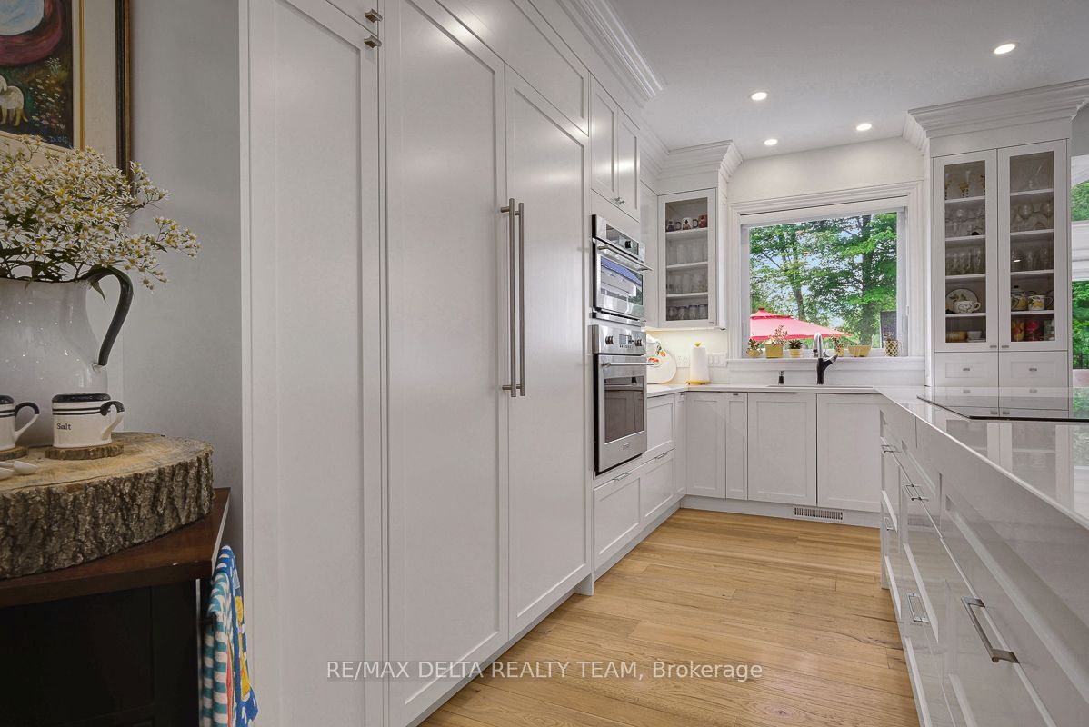 4230 Boundary Road N Property Photo 16