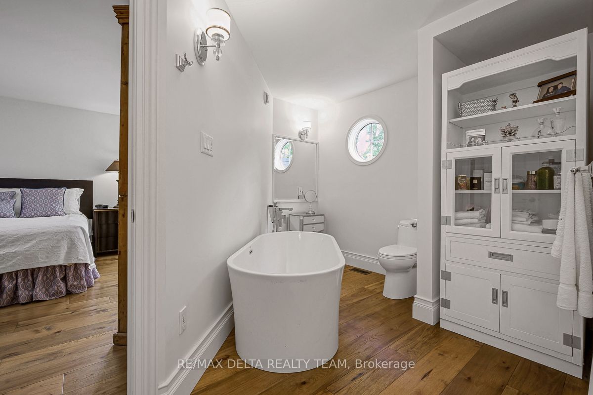 4230 Boundary Road N Property Photo 32