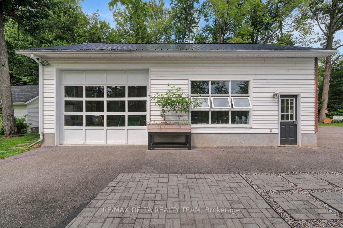 4230 Boundary Road N Property Photo 40