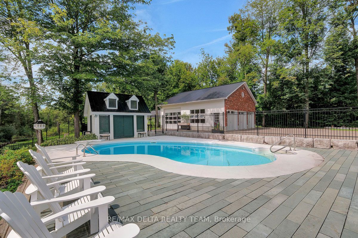 4230 Boundary Road N Property Photo 41