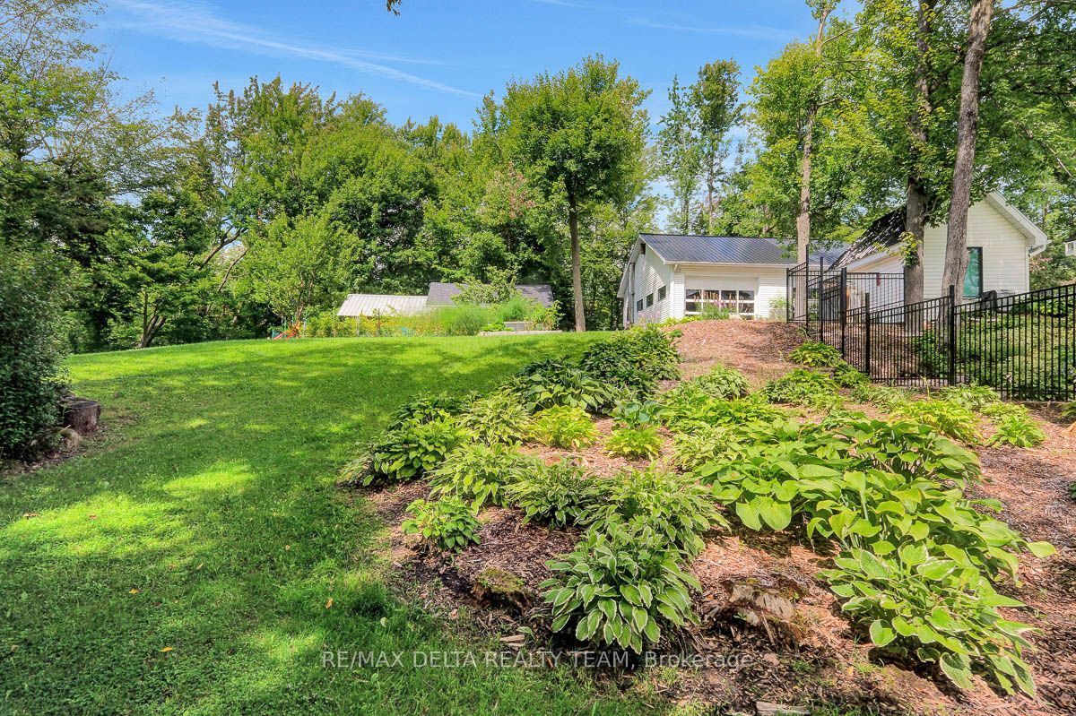 4230 Boundary Road N Property Photo 44