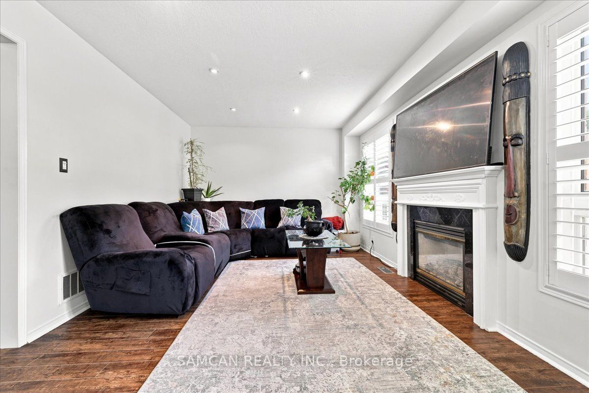 12 Hollinrake Avenue Property Photo 9