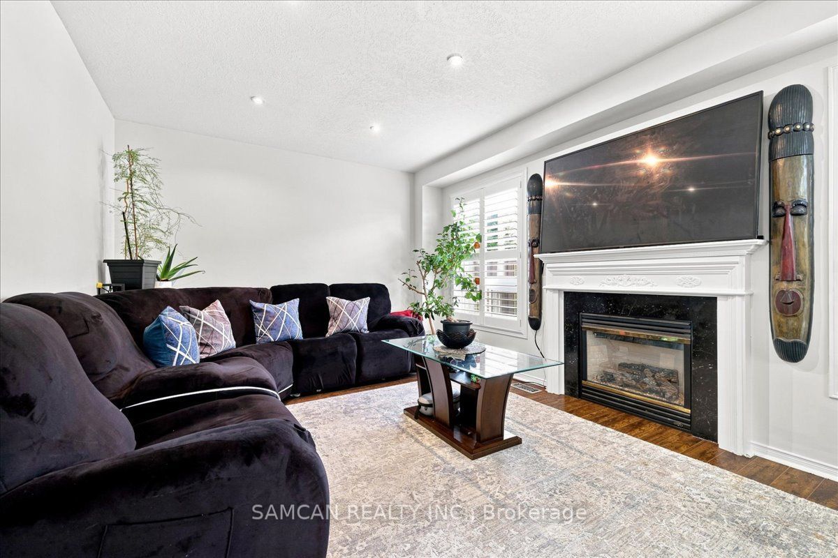 12 Hollinrake Avenue Property Photo 10