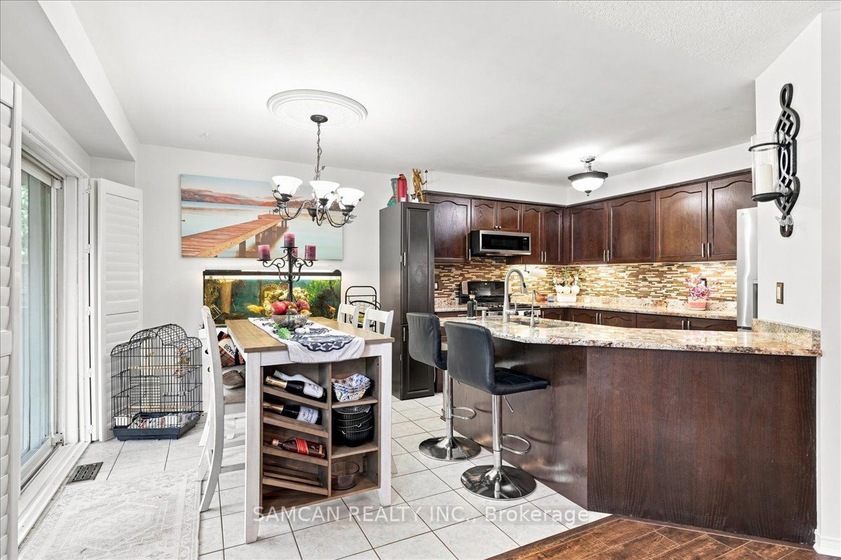 12 Hollinrake Avenue Property Photo 11