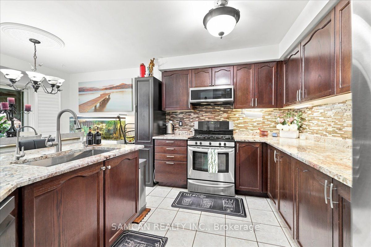 12 Hollinrake Avenue Property Photo 12
