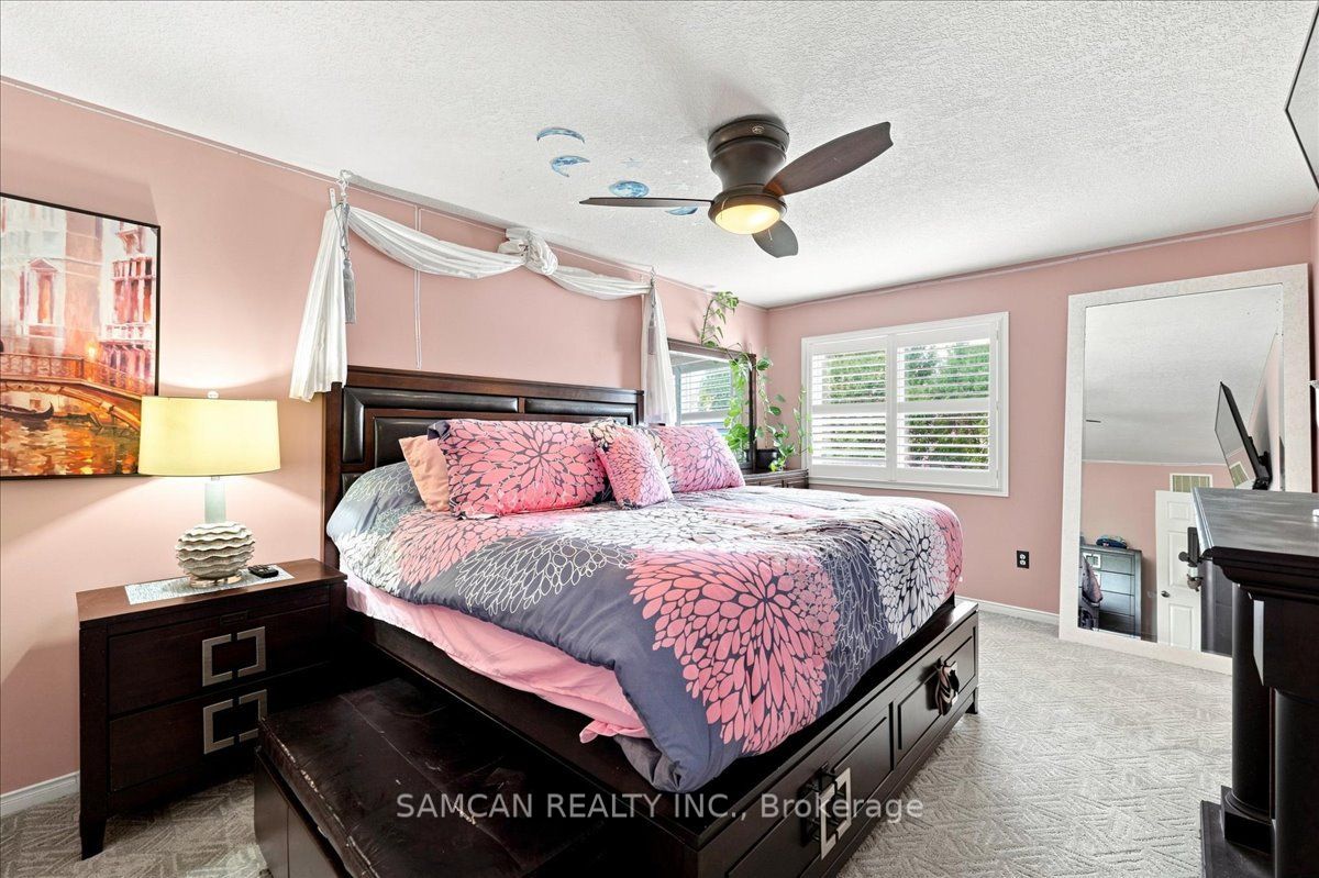 12 Hollinrake Avenue Property Photo 16