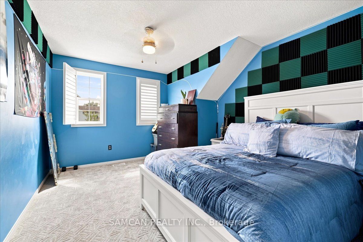 12 Hollinrake Avenue Property Photo 18