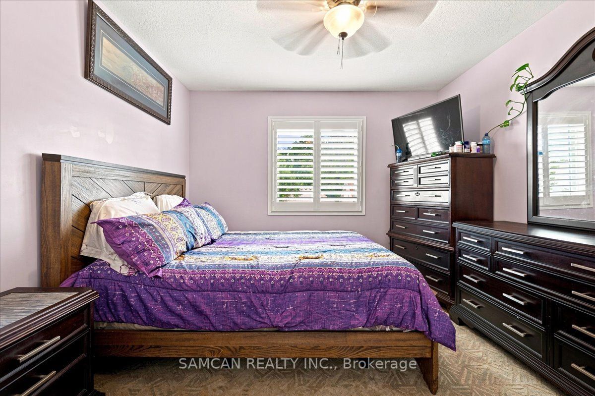 12 Hollinrake Avenue Property Photo 21