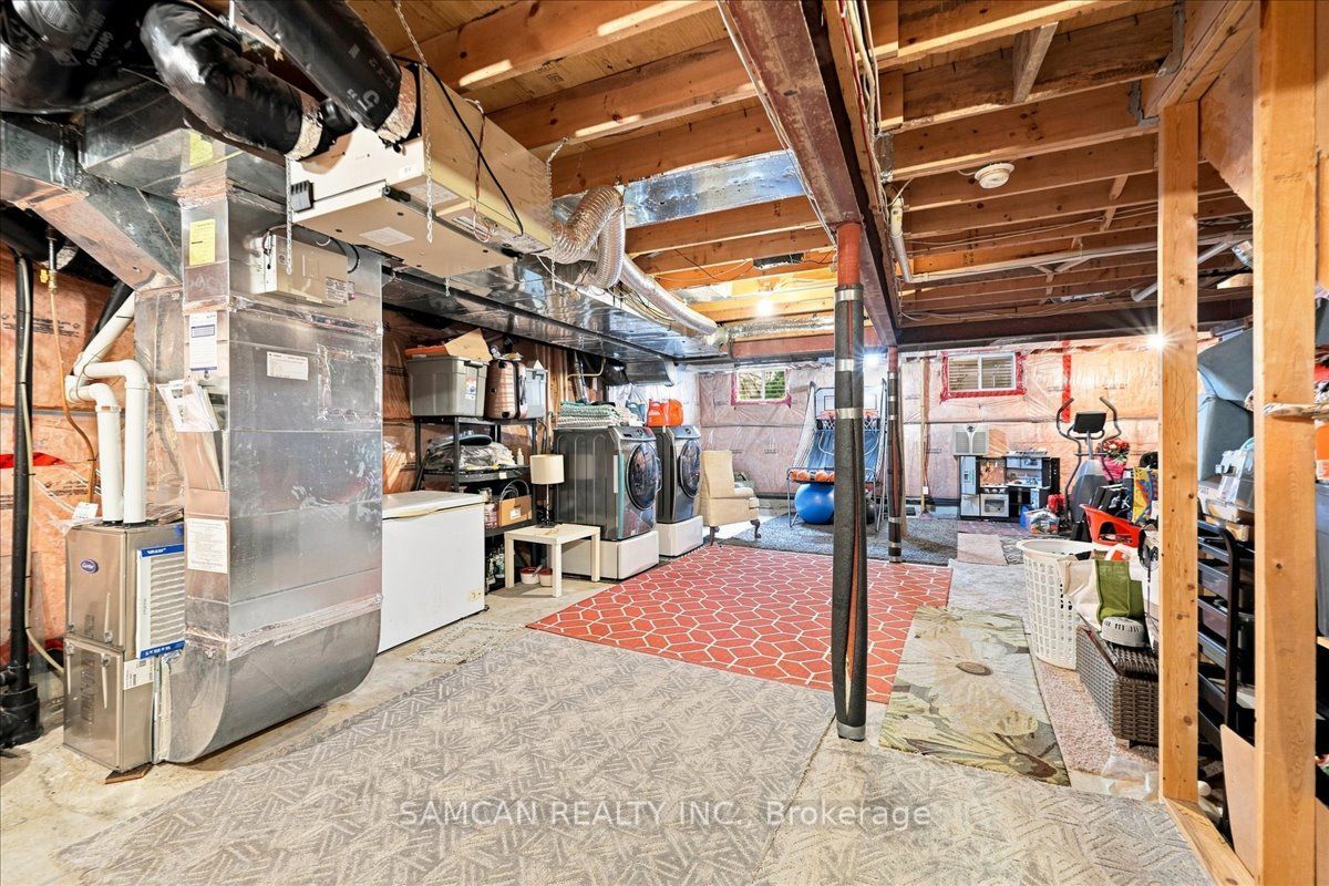 12 Hollinrake Avenue Property Photo 23