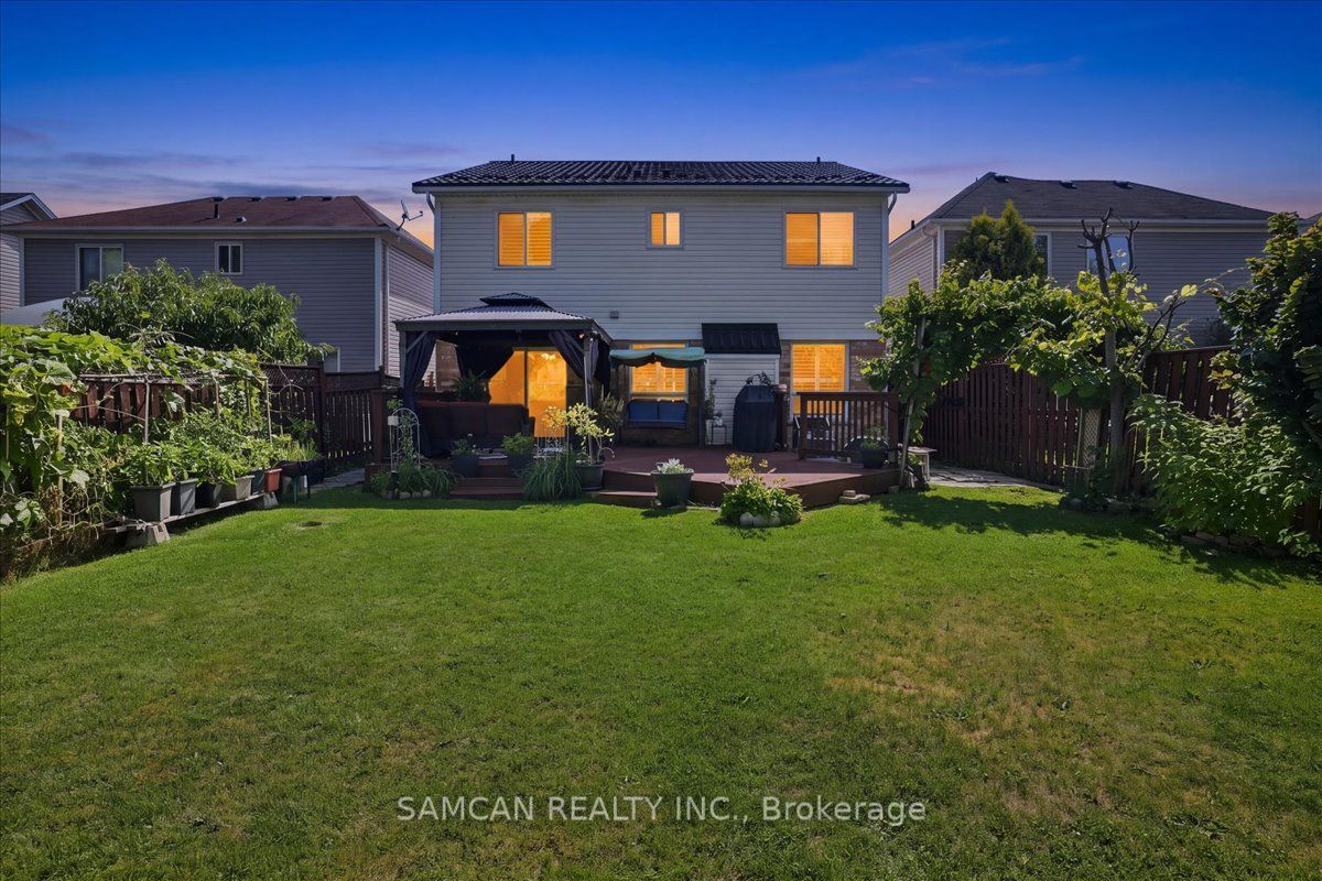12 Hollinrake Avenue Property Photo 26
