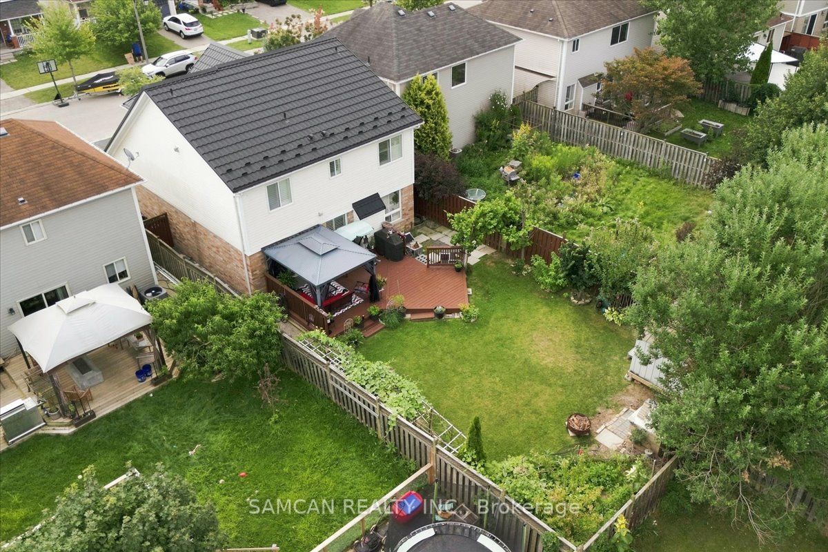 12 Hollinrake Avenue Property Photo 29