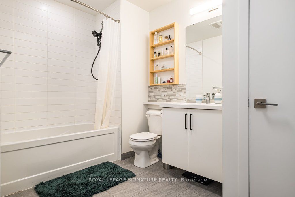 479 Charlton Avenue E 204 Property Photo 6