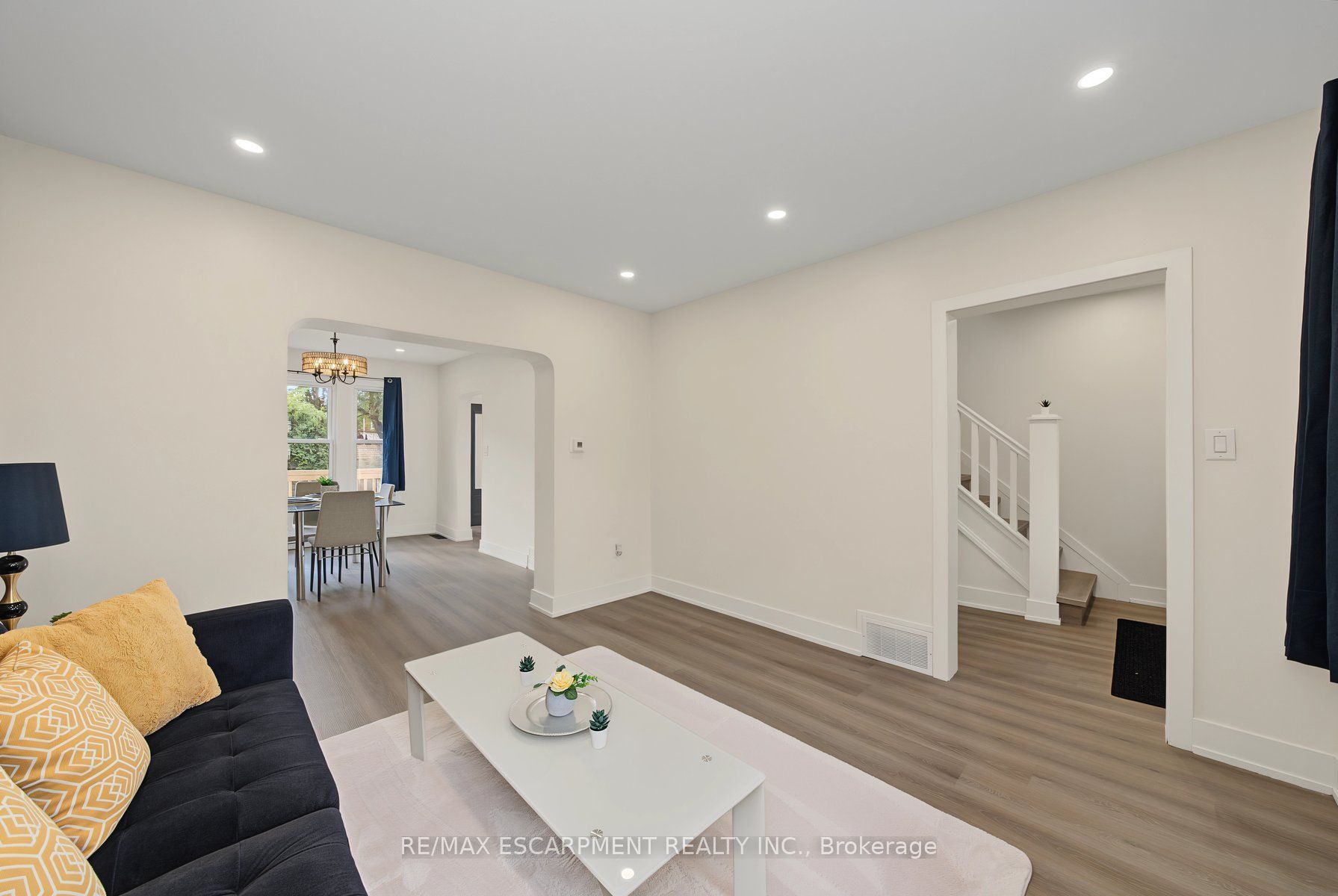 234 Balmoral Avenue S Property Photo 7