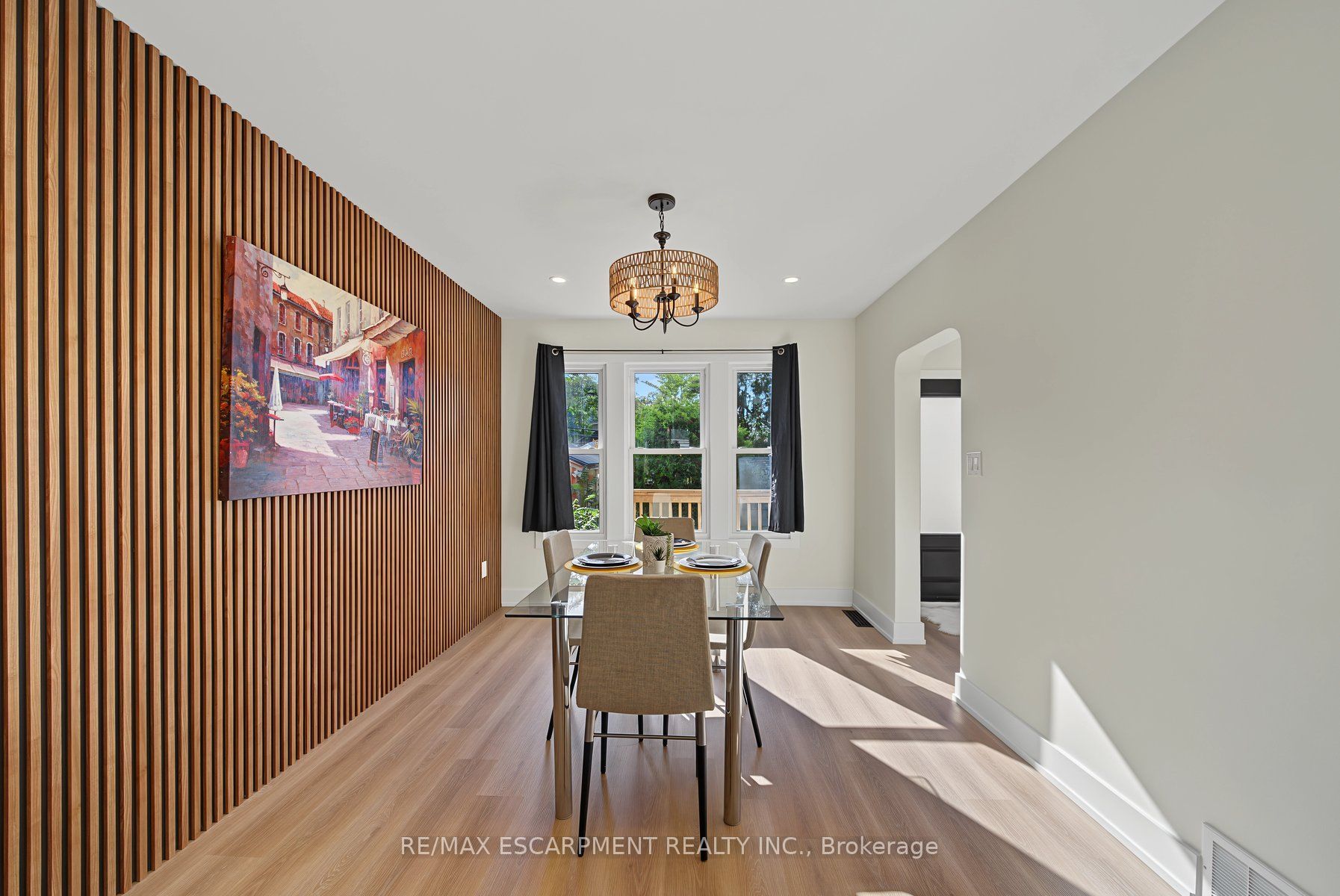 234 Balmoral Avenue S Property Photo 9