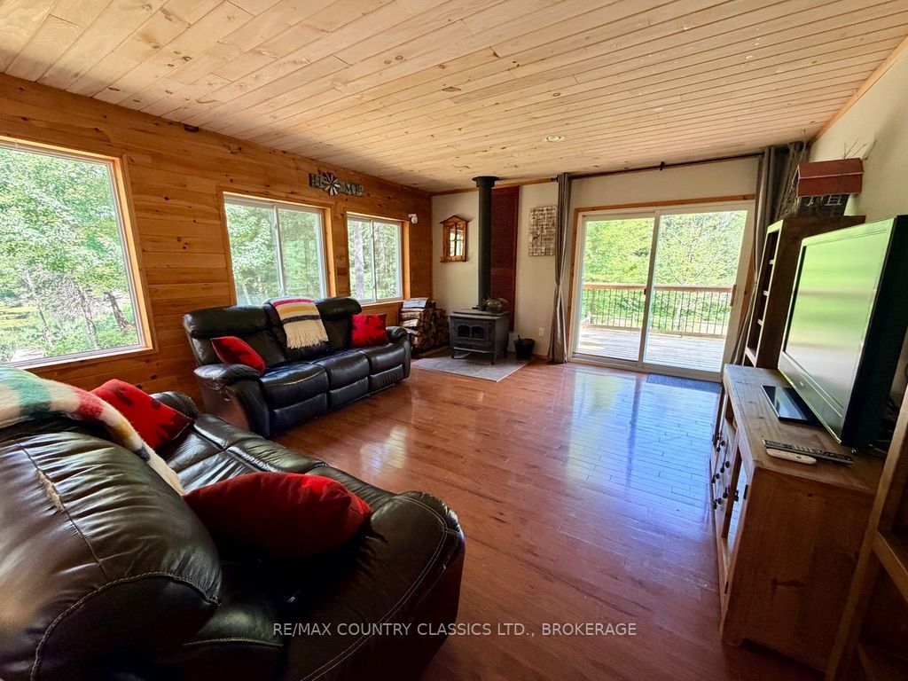 1068c Jacques Bay Road Property Photo 3