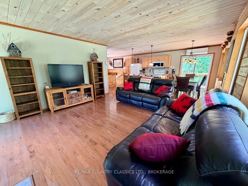 1068c Jacques Bay Road Property Photo 6