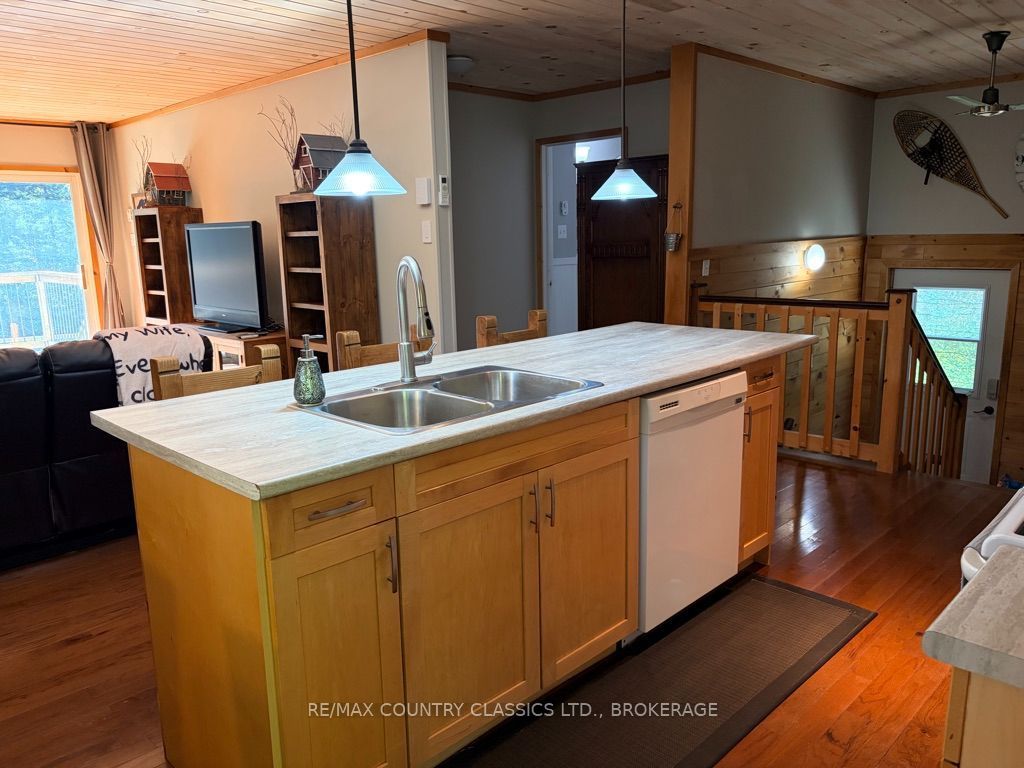 1068c Jacques Bay Road Property Photo 6