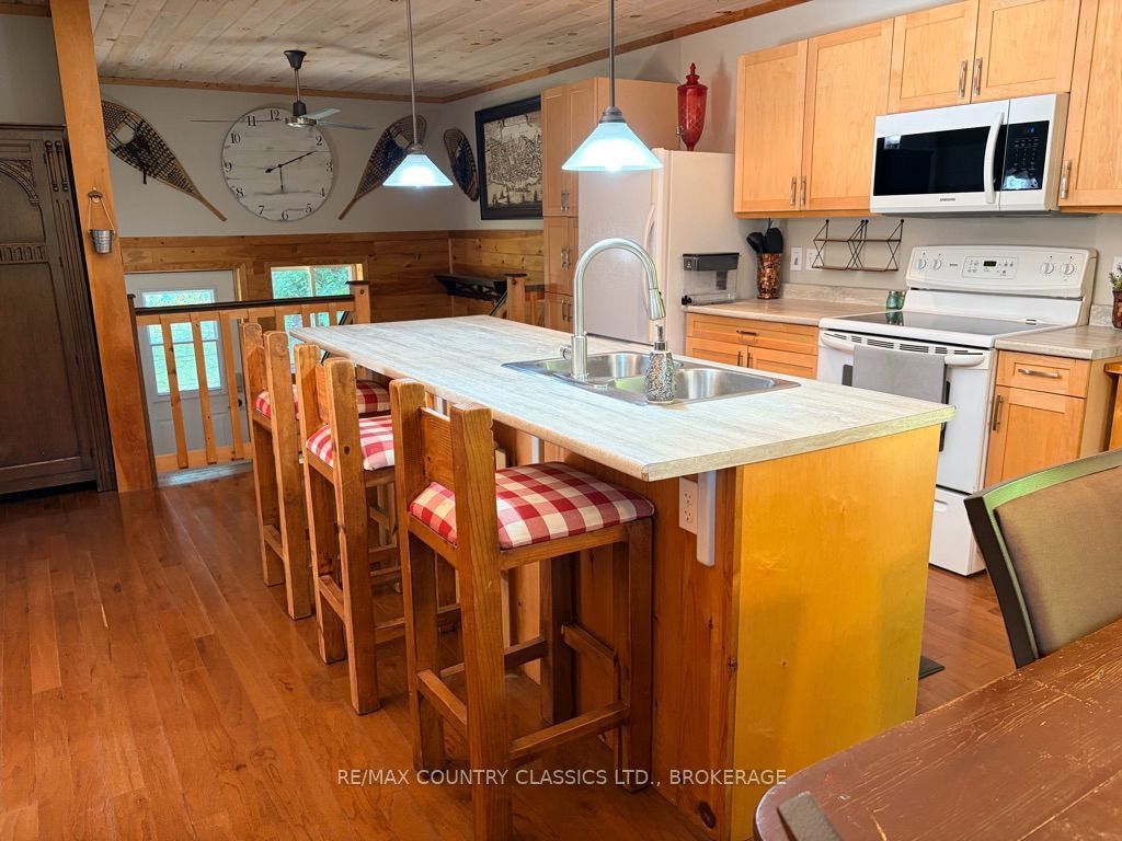 1068c Jacques Bay Road Property Photo 7