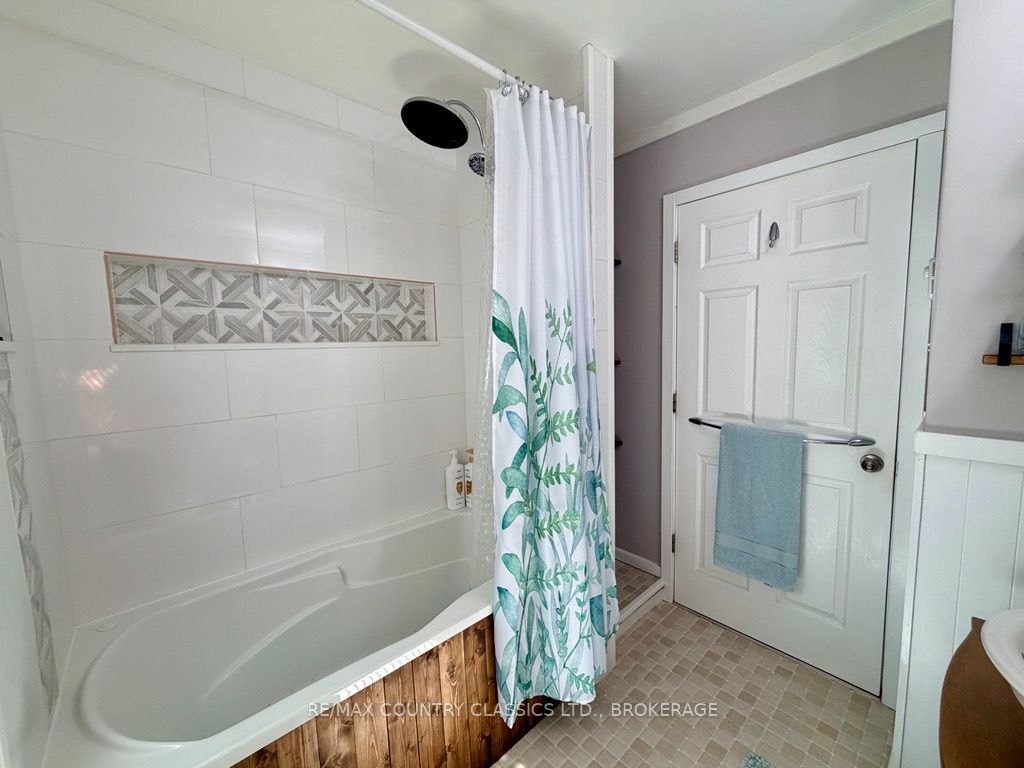 1068c Jacques Bay Road Property Photo 12