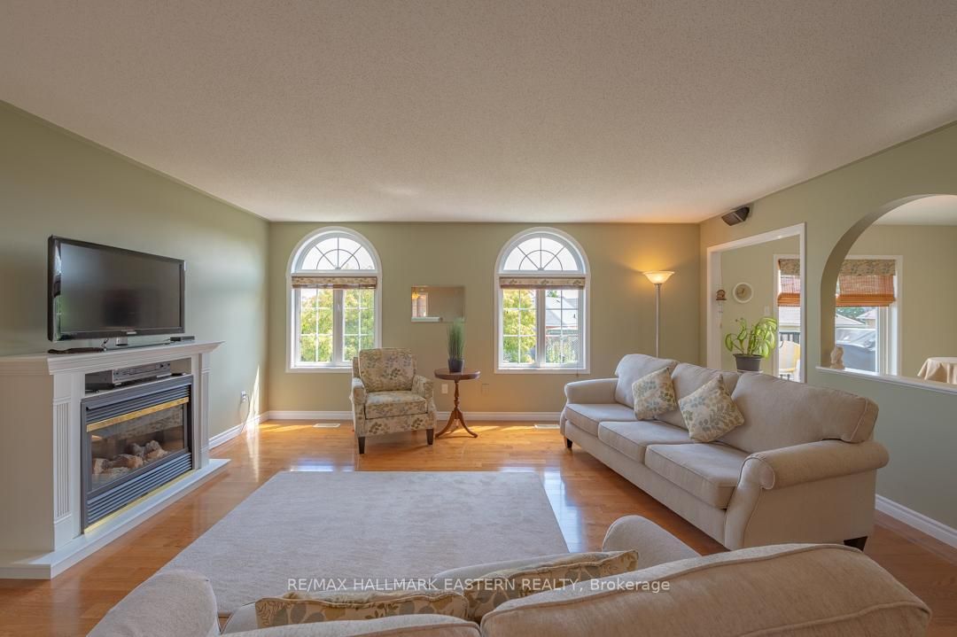 20 Ferguson Place Property Photo 2