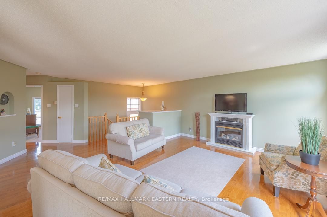 20 Ferguson Place Property Photo 4